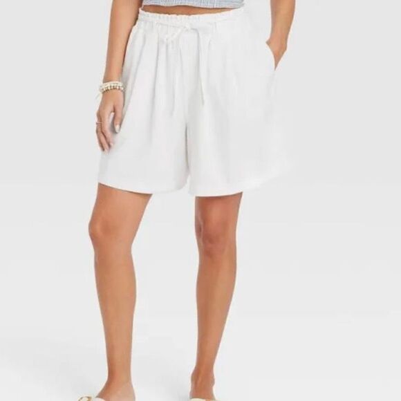 Universal thread linen white high rise Bermuda short s - Picture 1 of 9